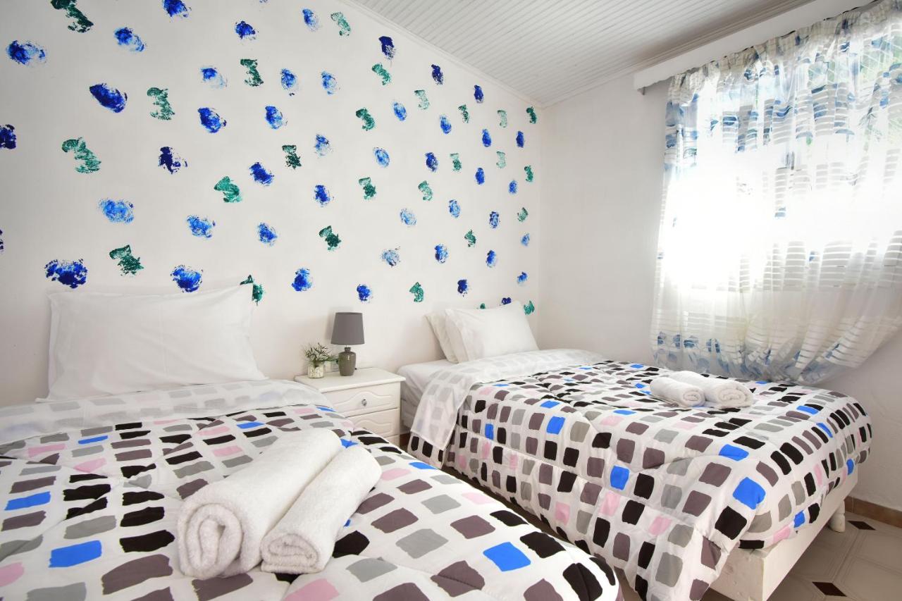 Merlyn Rooms Into The Nature, 100M From The Beach Dafnila Exterior foto